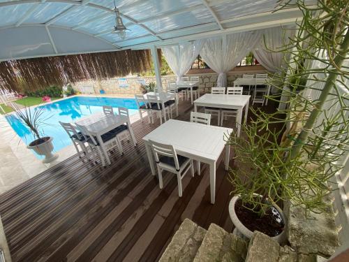 Πισίνα στο ή κοντά στο Alacati Eldoris Butik Hotel