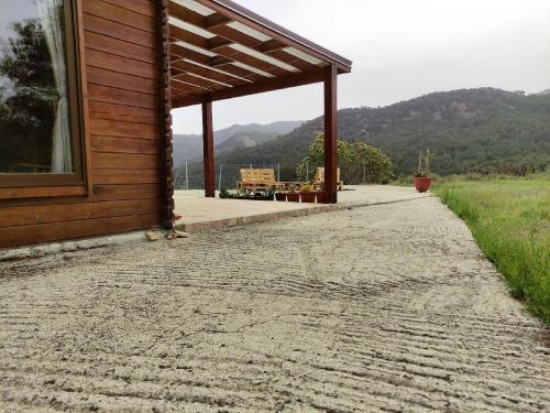 Gallery image of The Cosy Mountain Cabin with Stunning Views near Troodos in Kato Amiandos
