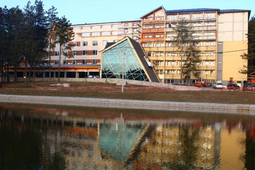 Garni hotel Borovi