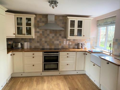 Ghillie's Cottage – Photos 2