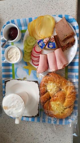 Jídlo v apartmánu nebo okolí