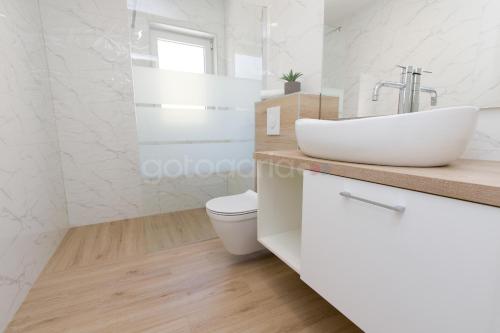 Kúpeľňa v ubytovaní Penthouse With Panoramic View Ally