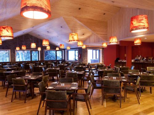 En restaurant eller et spisested på Valle Corralco Hotel & Spa