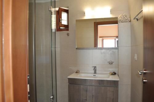 Phòng tắm tại Vrachos Villas