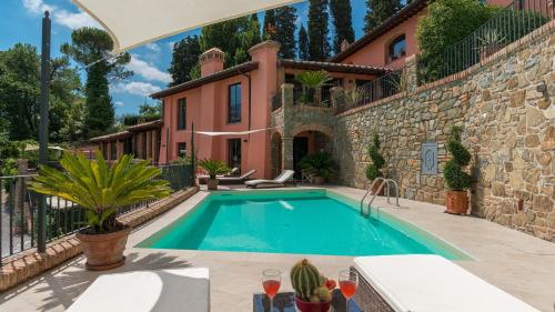 LE PANTERAIE 10, Emma Villas