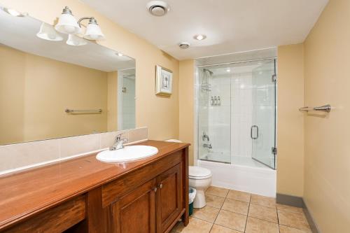 Et badeværelse på Blue View 2 Vista Chalet 84145