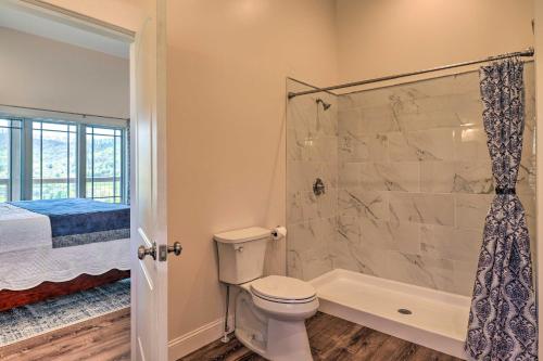 Gallery image of Mountain Refuge with View, 12 Mi to Asheville! in Candler