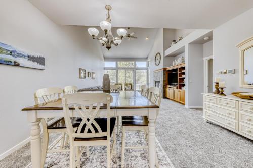 Eagle Crest Modern Escape – Photos 4