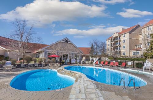 Bazén v ubytování Club Wyndham Branson at The Meadows nebo v jeho okolí