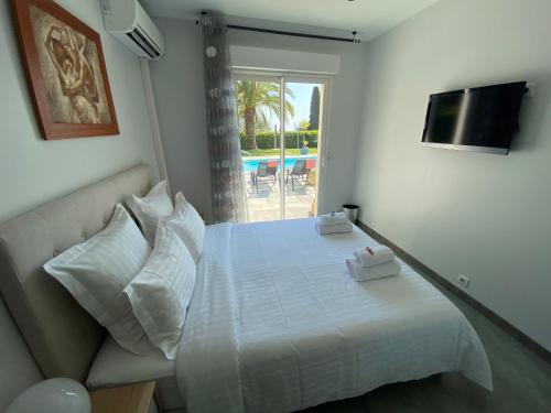 Кровать или кровати в номере Diamond Villa 5 Star - NICE