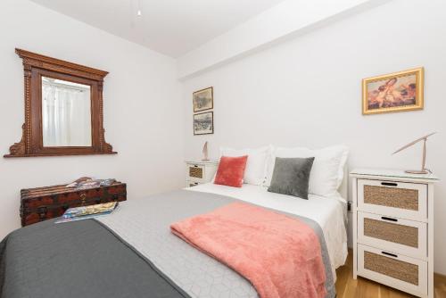 EAST SIDE deluxe suite photo 2