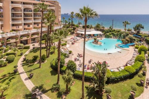 Nice Apartment With Sea View And Balcony