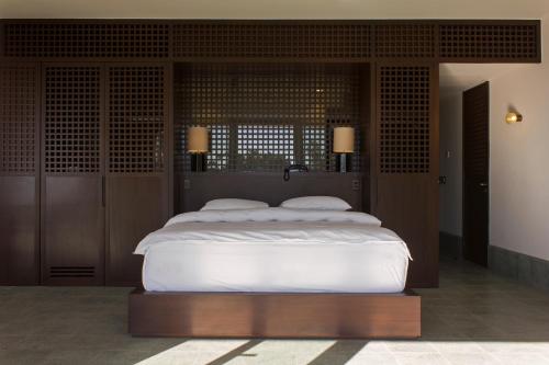 Baja Club Hotel, La Paz, Baja California Sur, a Member of Design Hotelsにあるベッド
