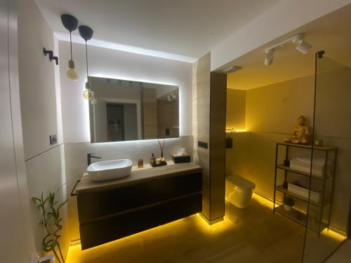 LOVE APARTAMENT GRANADA, Granada, Spain - Booking.com