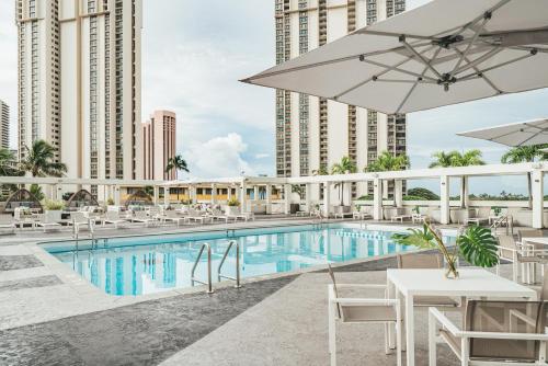 Kolam renang di atau di dekat Ala Moana Hotel - Resort Fee Included