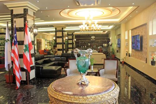 TV a/nebo společenská místnost v ubytování Boulevard Palace Hotel