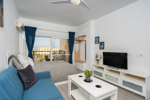 HOLIDAY RENTALS PISCINA, PLAYA PARKING a 5 min caminando del PUERTO DE BENALMADENA