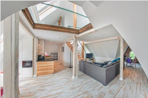 Amazing BIG LOFT with Seaview 800m to beach