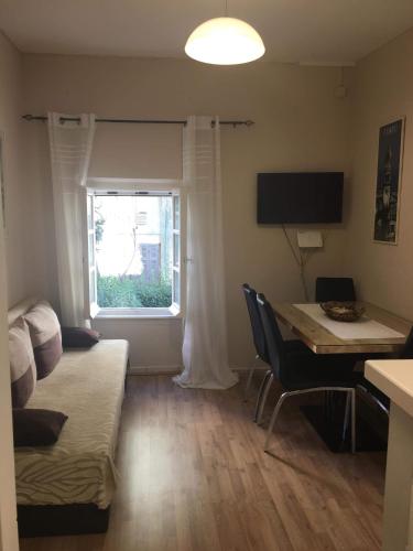 Ellis Old Town Apartment