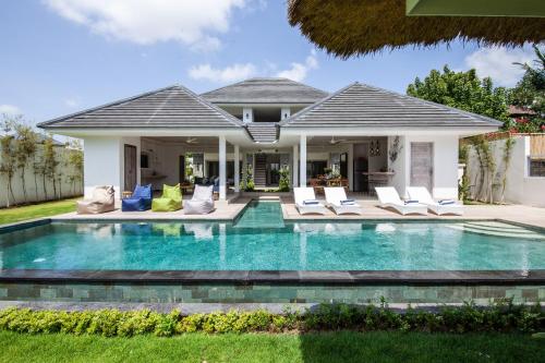 Villa Matahari Munggu 5BR