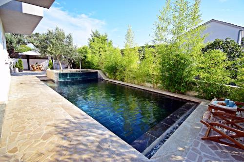 Ground floor apartment with a private pool