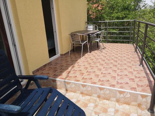 Balkoni atau teres di Apartmani Žubor