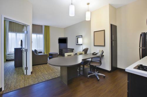 Gallery image of Candlewood Suites MORGANTOWN-UNIV WEST VIRGINIA, an IHG Hotel in Westover