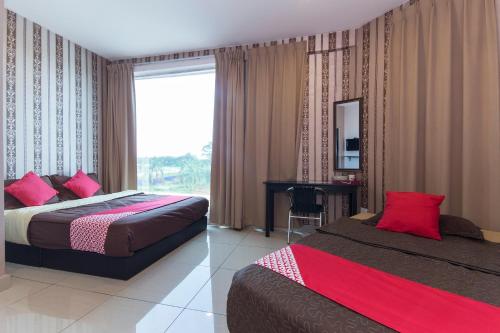 Gallery image of Super OYO 439 Night Queen Hotel in Sepang