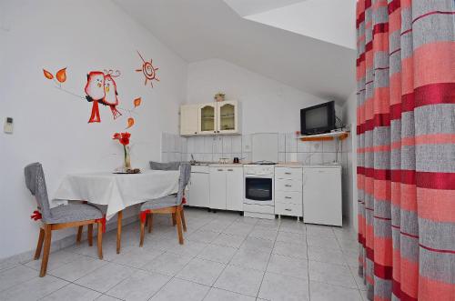 Apartments and Rooms Bepina