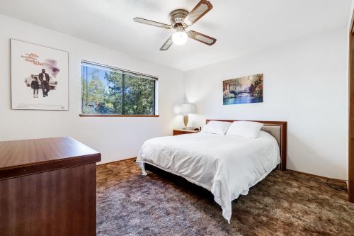 Ένα ή περισσότερα κρεβάτια σε δωμάτιο στο Mountain Springs Lodge