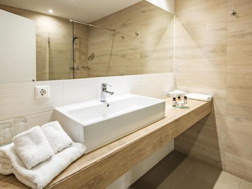 A bathroom at ADC - Albergaria Do Calvário - by Unlock Hotels