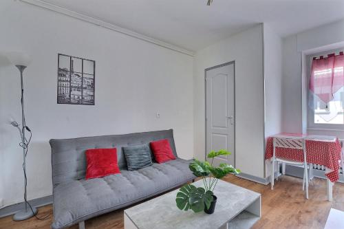 Photo de la galerie de l'établissement Appartement 2 pièces plein de charmes - Caroline, à Valentigney