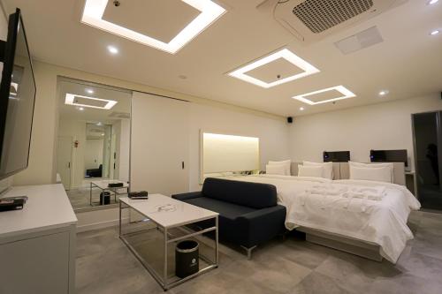 Gallery image of EKklim Classic Hotel in Pyeongtaek