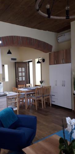 Una cocina o cocineta en Boros Vendégház I.