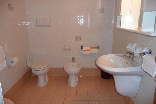 Bilik mandi di Hotel Ducale
