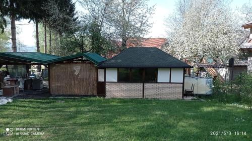 Zahrada ubytování Ravne Apartman 2