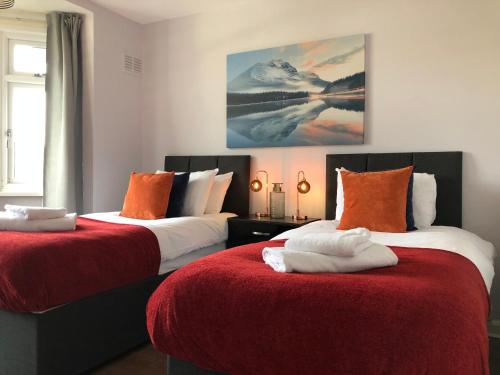 A bed or beds in a room at Coventry Modern House, Private Parking, A45 A46, Sleeps 6, by EMPOWER HOMES