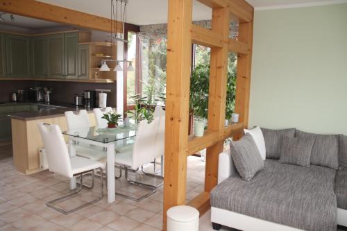 Ruang duduk di Ferienwohnung Rennsteigblick
