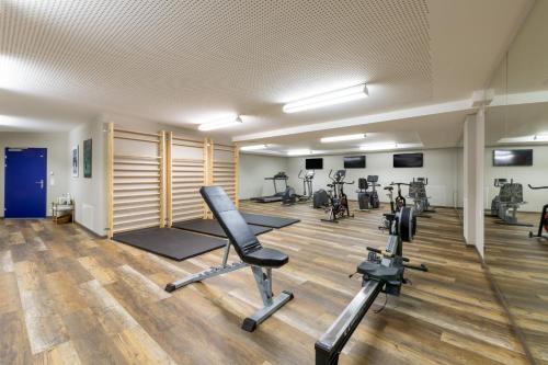 Fitness centrum a/nebo fitness zařízení v ubytování Edelweiss Swiss Quality Hotel
