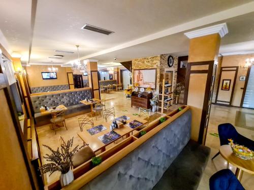 Posezení v ubytování Hotel Yarus Plus