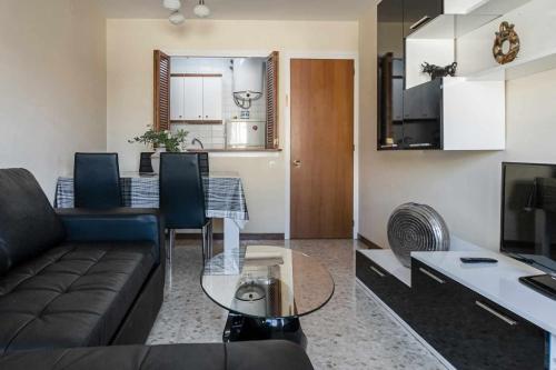 Las Antillas Piscina y Terraza Playa Fenals 4pax