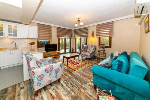 Η κουζίνα ή μικρή κουζίνα στο Villa Jasmin Selimiye - no pool - Daily Weekly Rentals