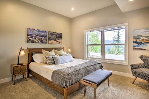 Llit o llits en una habitació de Lovely Canyon View Apartment with Patio and Yard