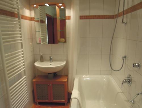 A bathroom at Ferienwohnung Metzenleitner