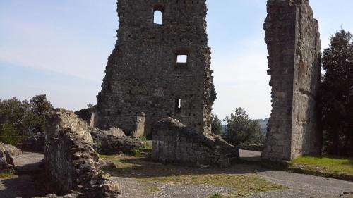an old stone building with a tower on top at Casa Crevole in Palazzina