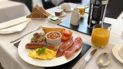 Mad på pensionatet eller i nærheden