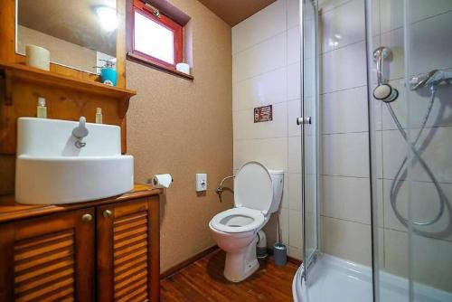 Kúpeľňa v ubytovaní Overwater cottage - Slovak Tahiti, Senec
