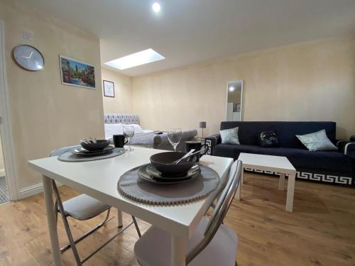 Gallery image of Lt Properties studio apartment Ground floor 1 in Luton