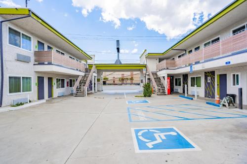 Φωτογραφία από το άλμπουμ του Exclusivo Inn and Suites σε Lakewood