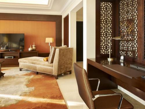 Télévision ou salle de divertissement dans l'établissement Fairmont The Palm